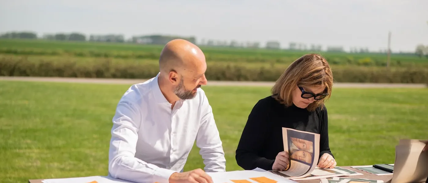 Students at H-FARM discuss their projects outside of class