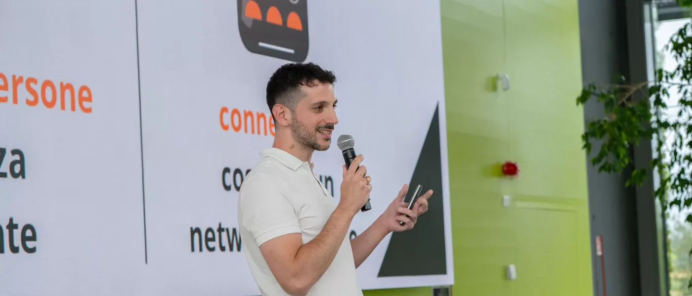 Discorso ispiratore nella grande sala di H-FARM