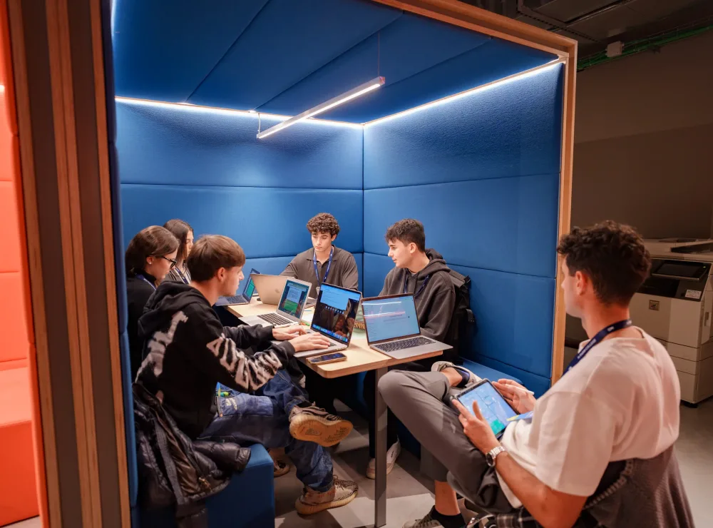 Data Scientist vs Data Analyst