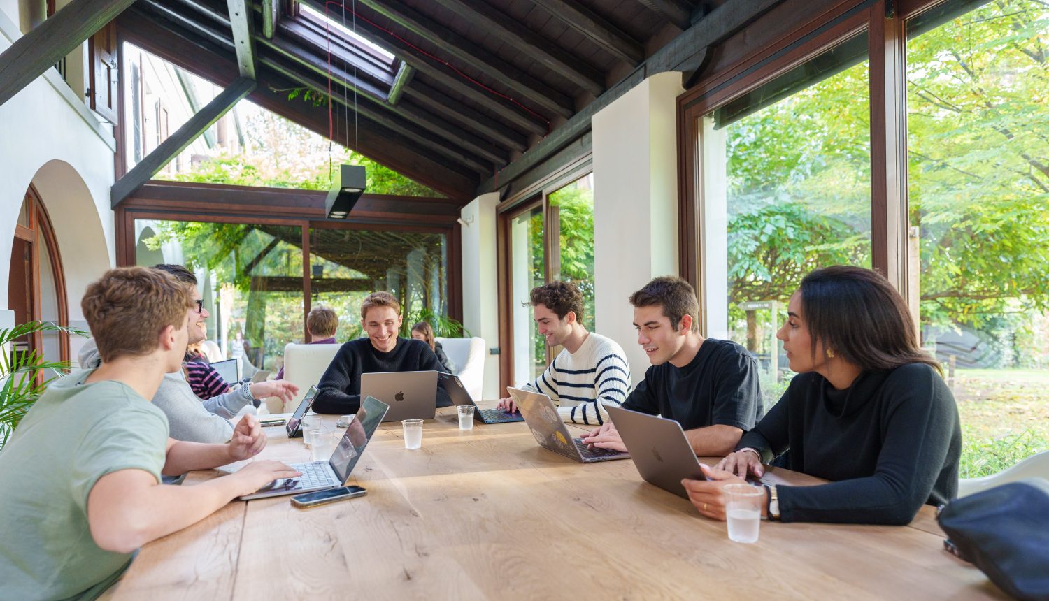 Machine Learning Specialist: the mind behind intelligent systems