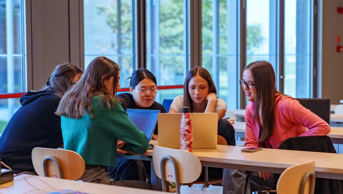 Il podcast di Alice De Bortoli nato insieme agli studenti di H-FARM College