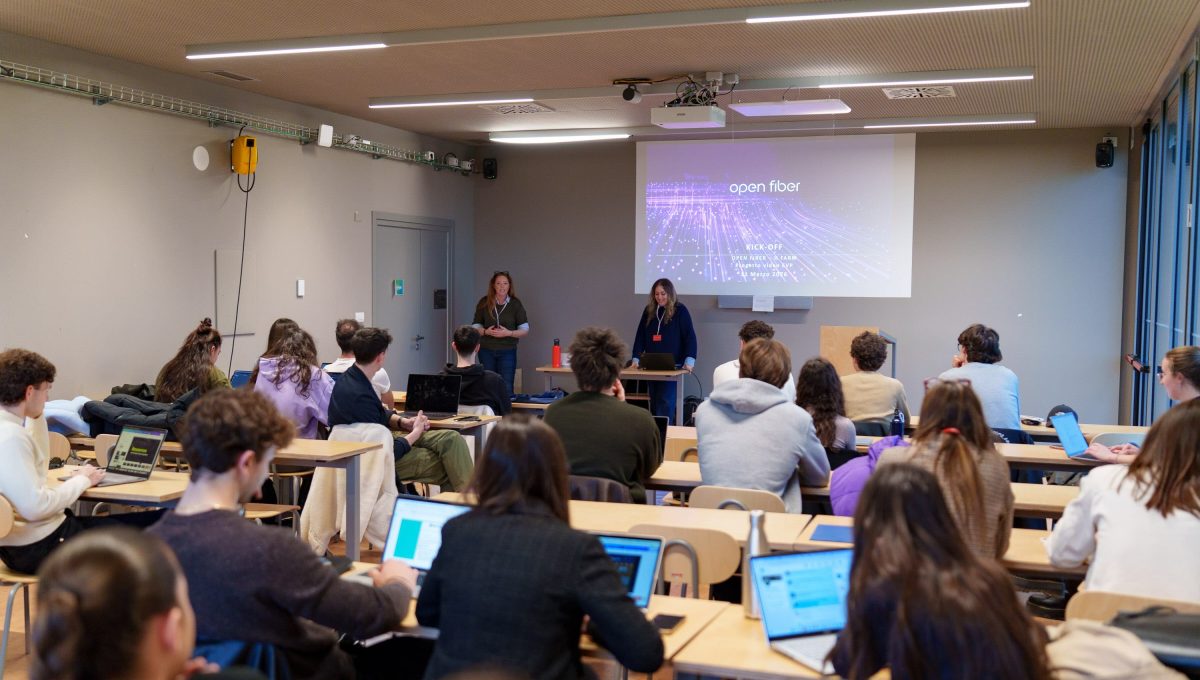 Max Kelly e Tom Fairey incontrano i team che stanno svolgendo il percorso di pre-accelerazione