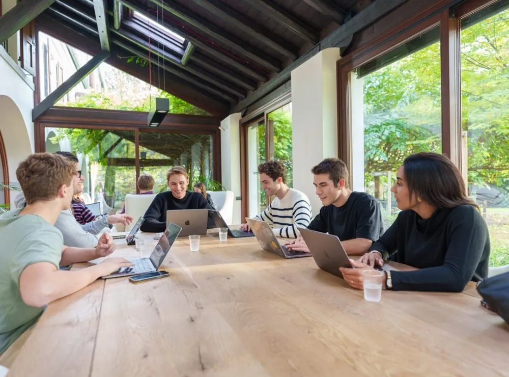 What Is an AI Agent: The Autonomous Systems Reshaping Work Right Now